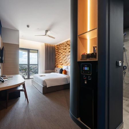 Sun & Moon, Riverside Hotel Phnom Pen Exterior foto