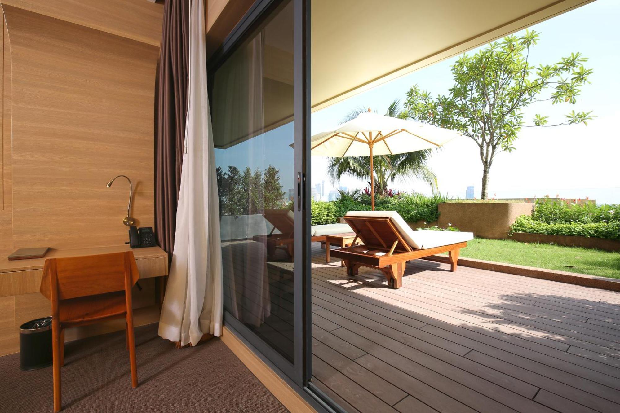 Sun & Moon, Riverside Hotel Phnom Pen Exterior foto