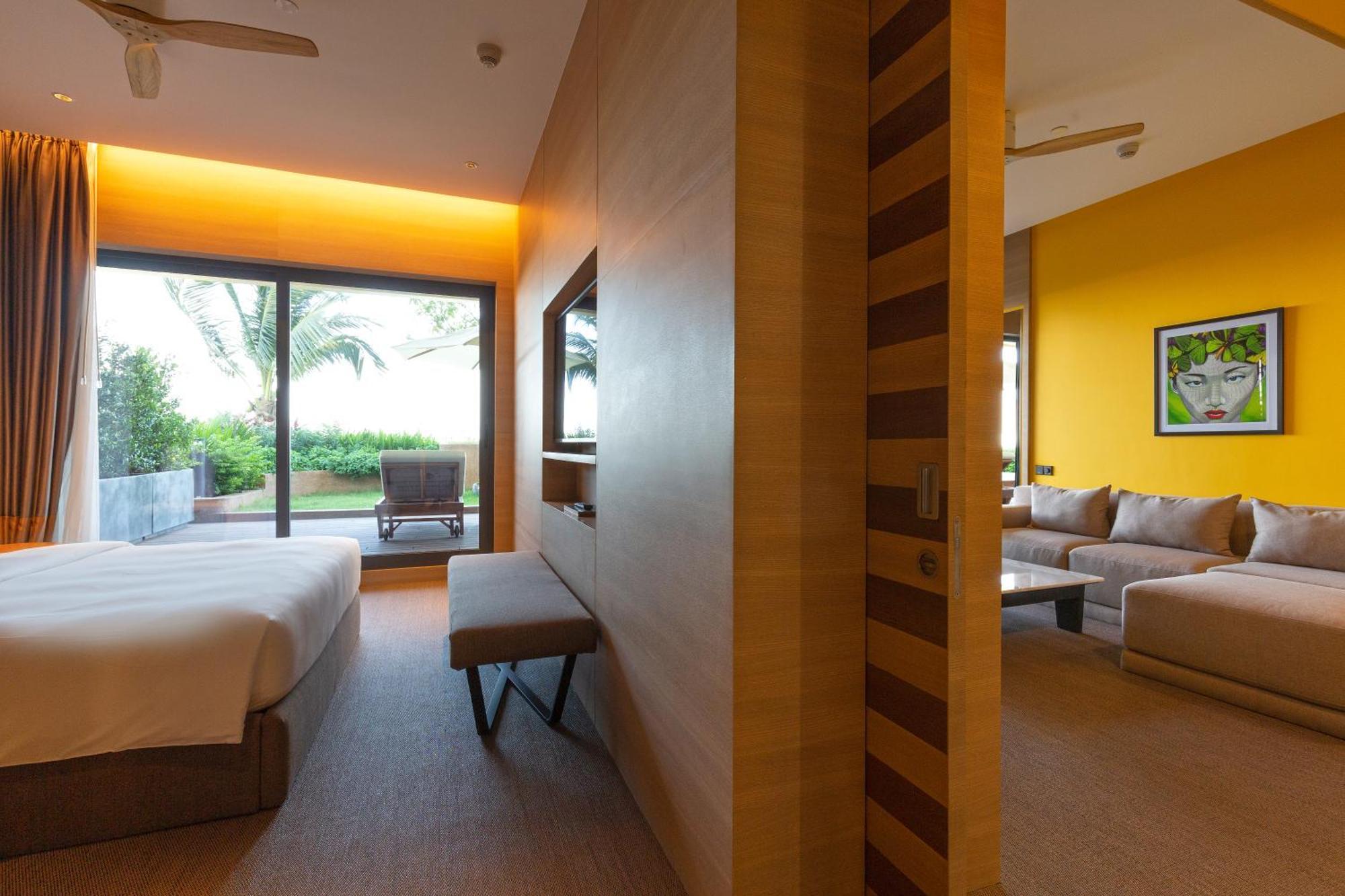 Sun & Moon, Riverside Hotel Phnom Pen Exterior foto