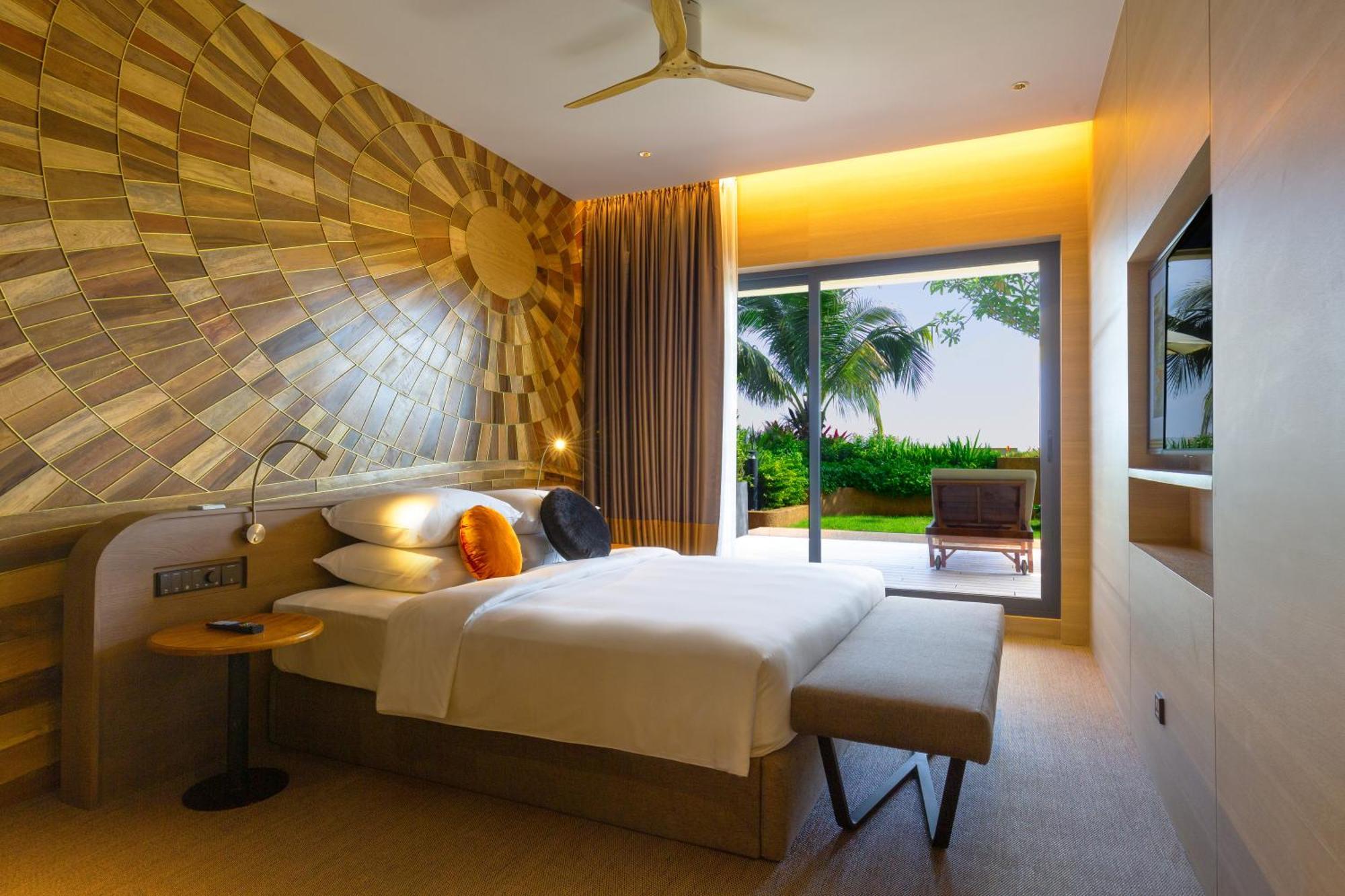 Sun & Moon, Riverside Hotel Phnom Pen Exterior foto