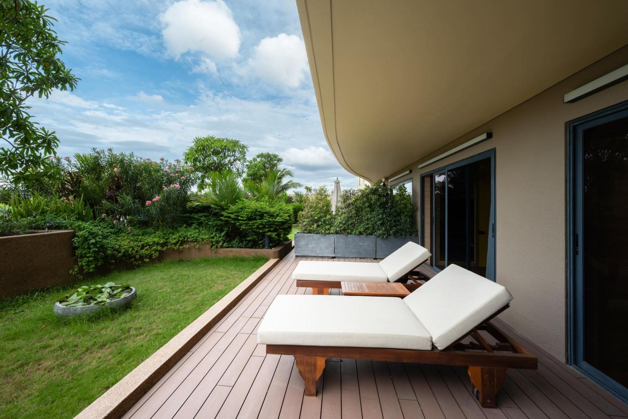 Sun & Moon, Riverside Hotel Phnom Pen Exterior foto