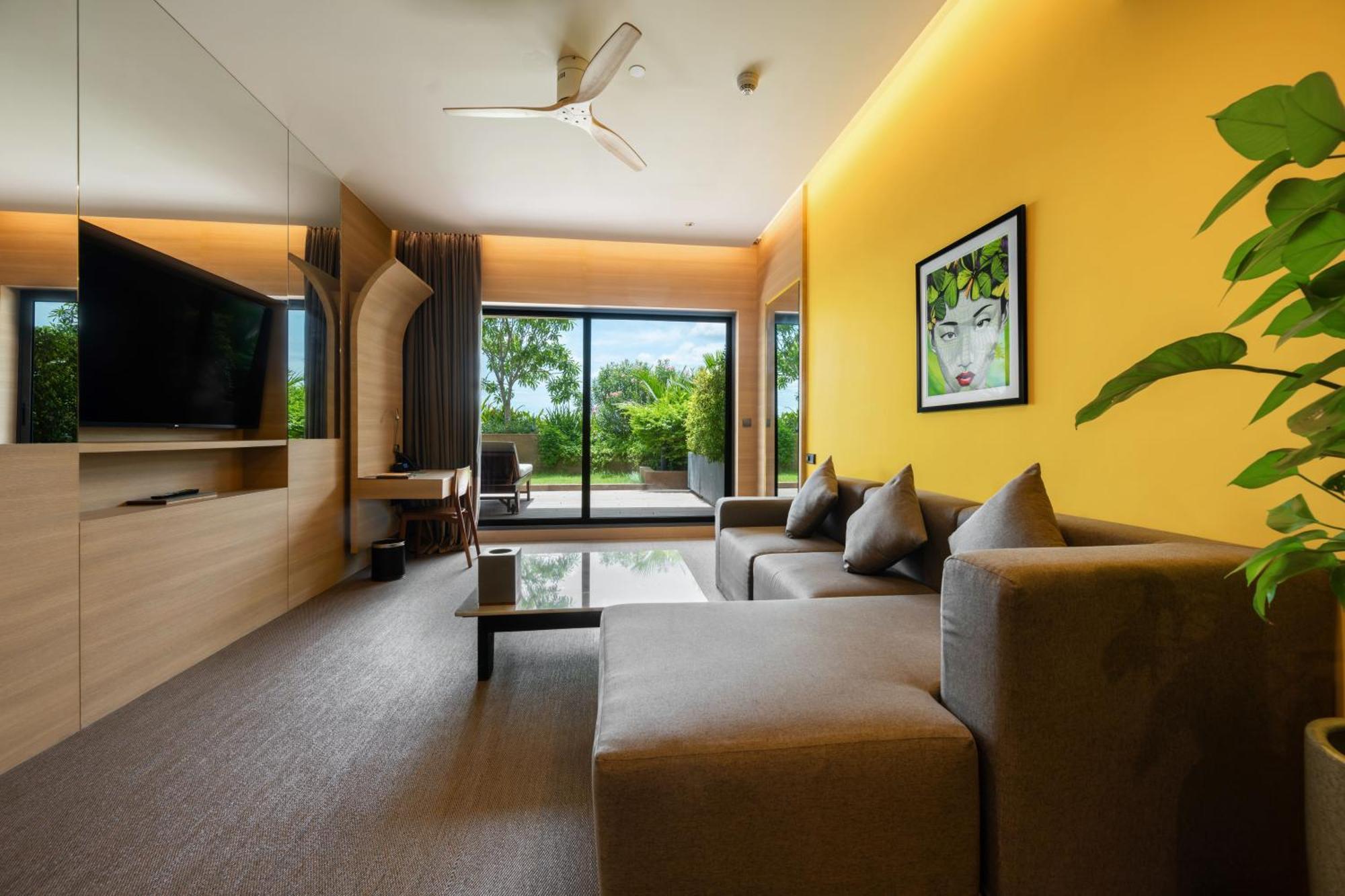 Sun & Moon, Riverside Hotel Phnom Pen Exterior foto